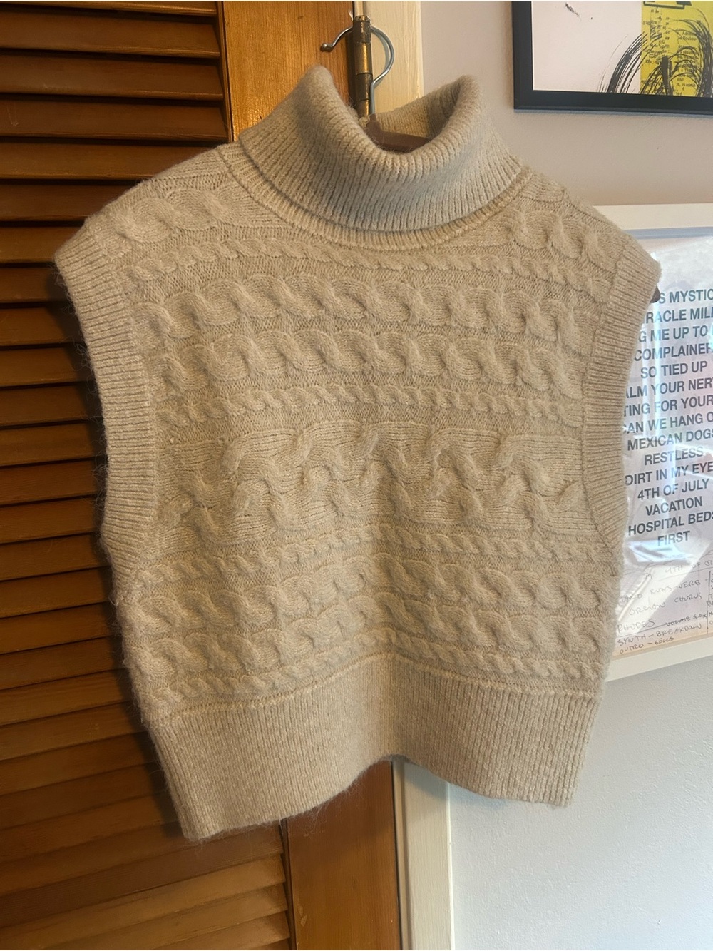 Old Navy Cream Cable Knit Sleeveless Turtleneck Vest